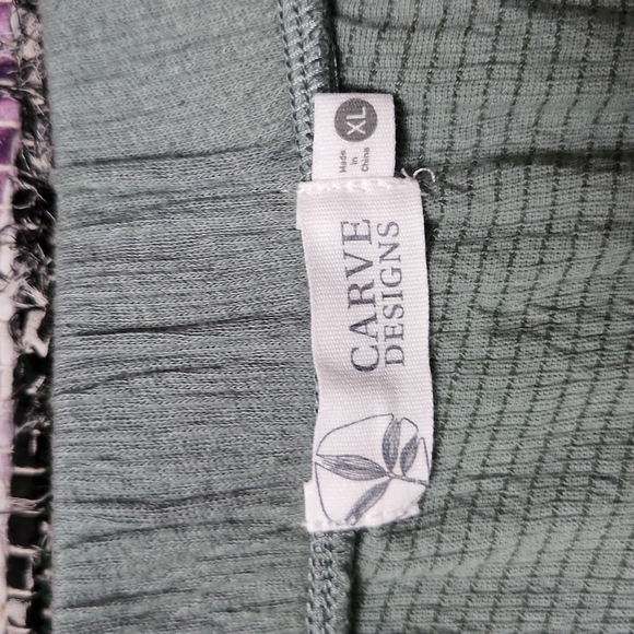 Carve Designs Clover Skirt with pockets - Picture 4 of 5